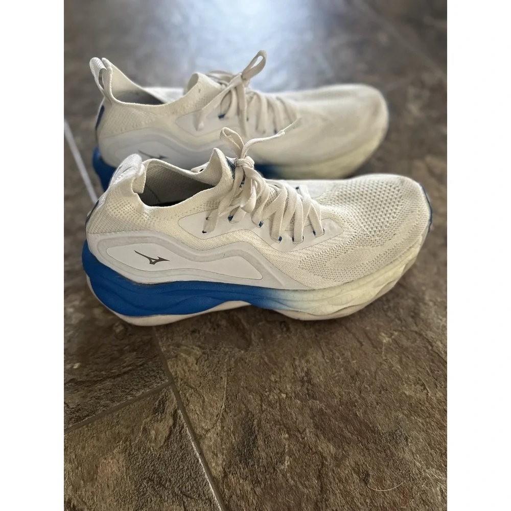 Mizuno Wave Neo Ultra Womens Running 7.5 White Cushioned Comfort Run Trainers‎